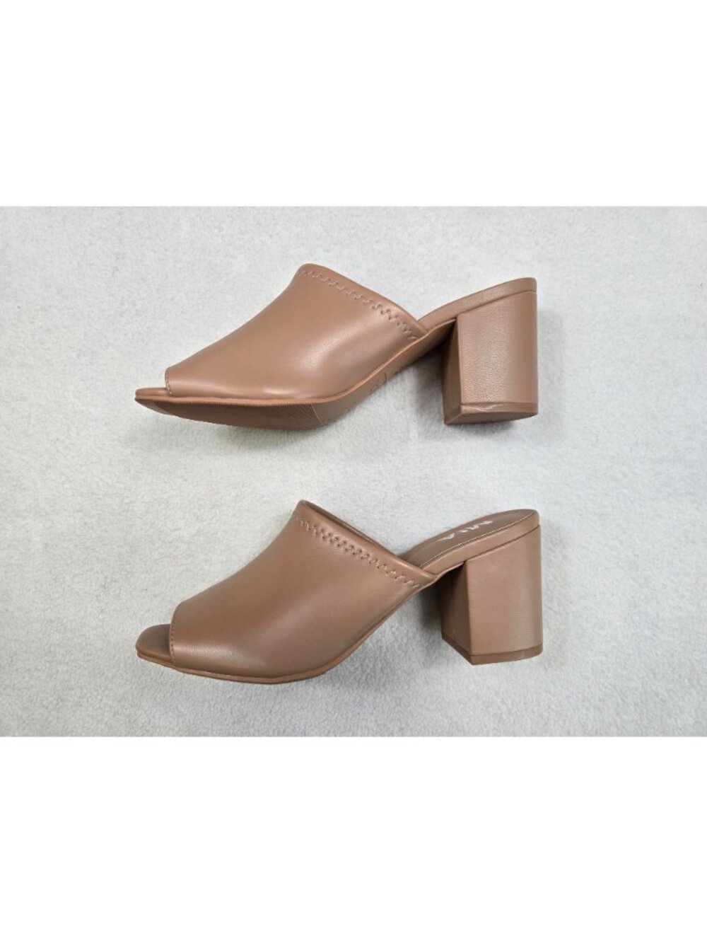 NEW MIA Womens Peep Toe Block Heel Mules Size 6.5 Beige - Picture 3 of 6